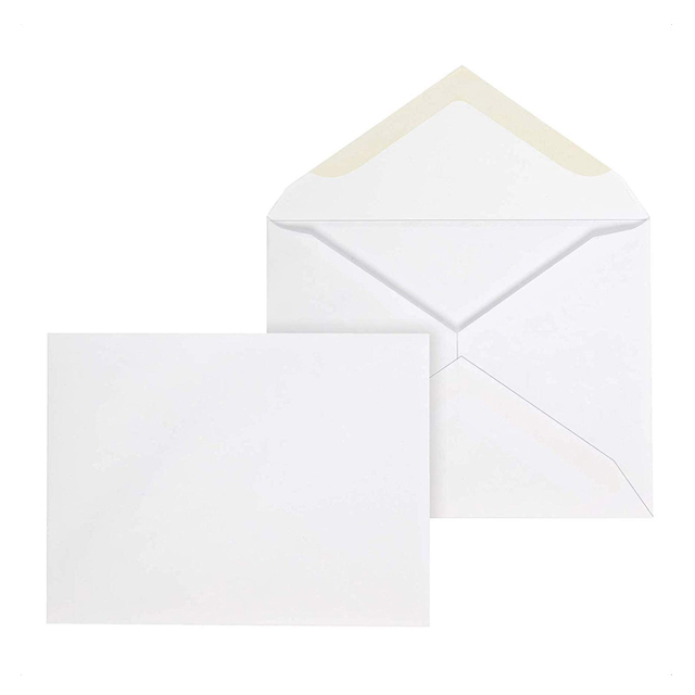 100 个白色信封和空白卡片