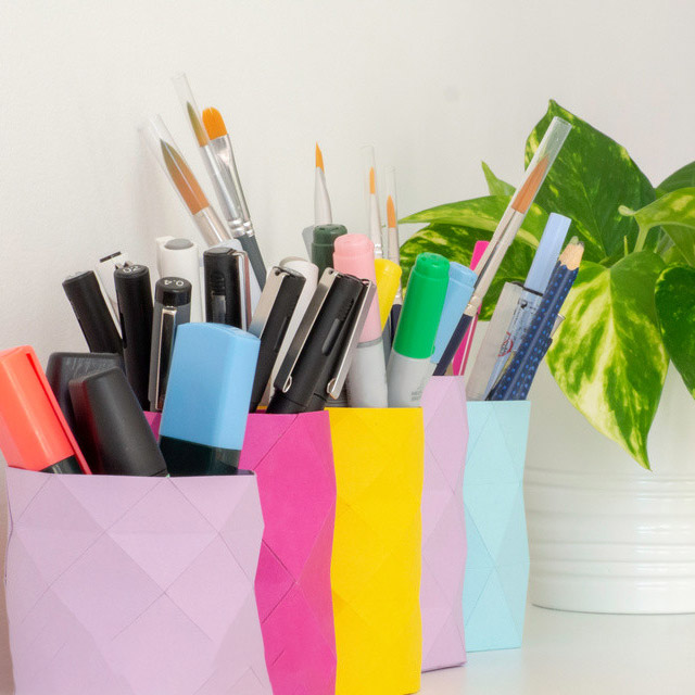 我公司主要生产纸质工艺品